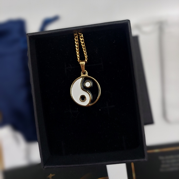 18K Gold Plated Yin ☯️ & Yang Pendant with 18K Gold Plated Miami Cuban Link - Picture 3 of 12